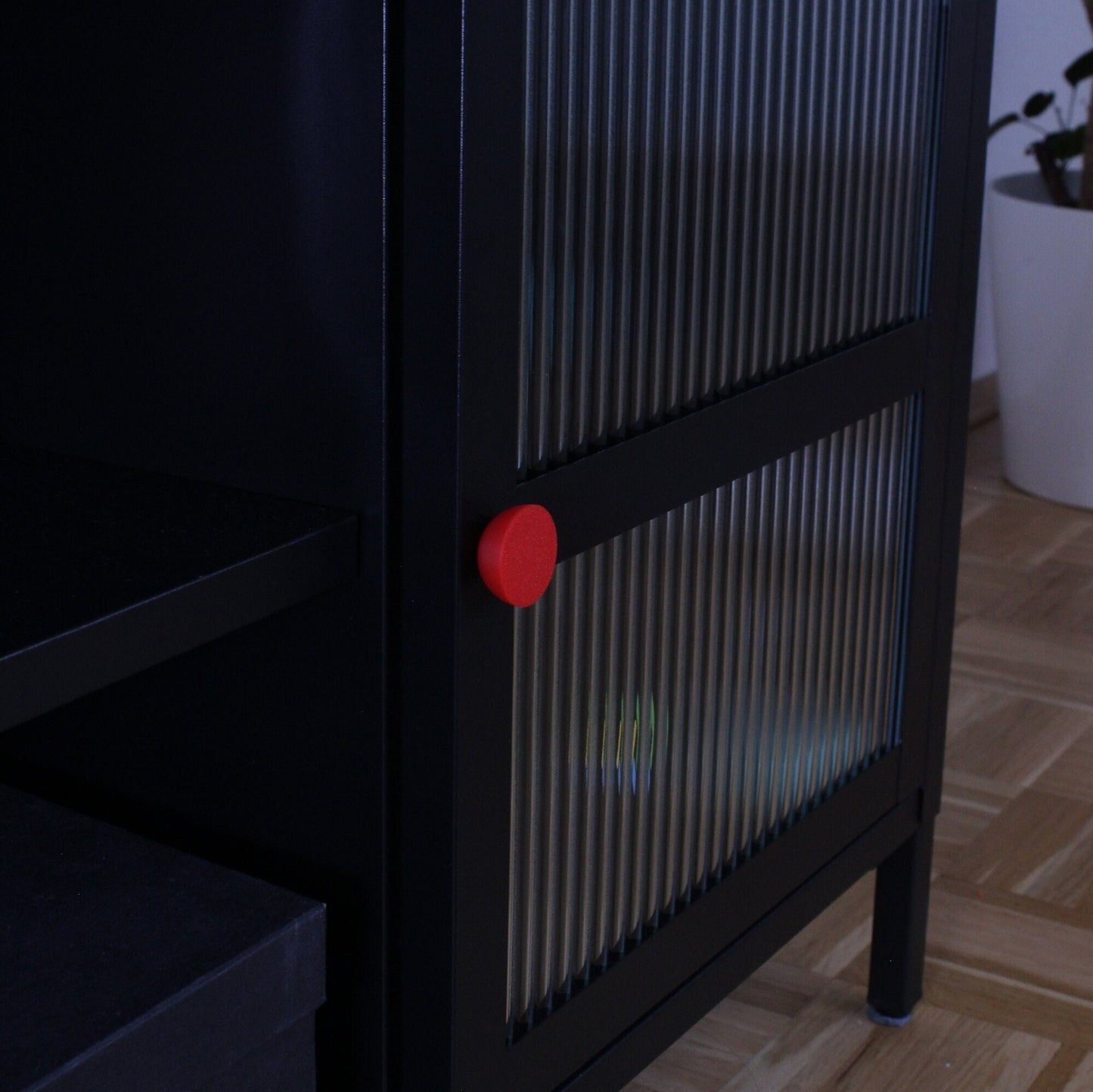 Träum schön: Runde Schrankknöpfe in kräftigem Rot für Kinderzimmer